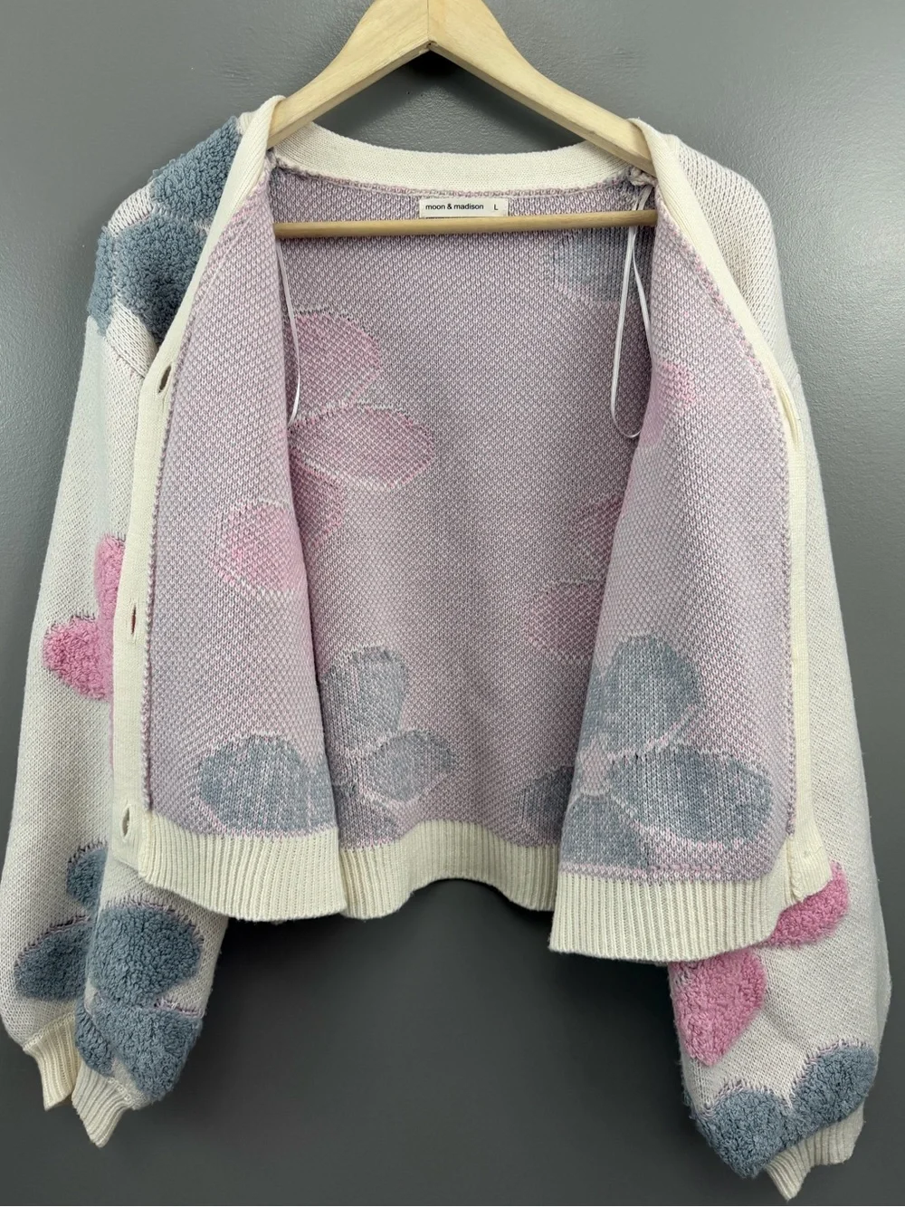 Moon & Madison Cardigan Oversized Button Up Cropped Fuzzy Floral Size Large - Picture 10 of 13